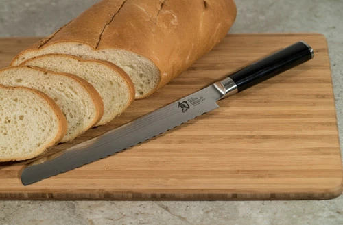 Shun Classic 9" Bread Knife (DM0705) 4 Shun Classic 9" Bread Knife (DM0705) - Image 2