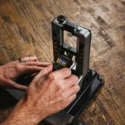 Work Sharp Professional Precision Adjust Knife Sharpener (WSBCHPAJ-PRO-I) -HOUSE OF KNIVES Sales PRO Precision Adjust Digital Angle Indicator In Use 99564.1683145987